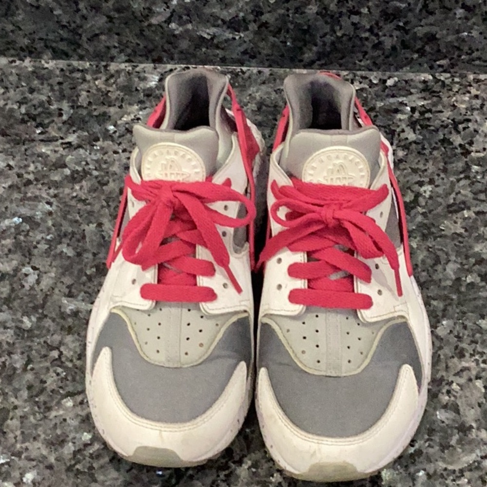 Preowned Women’s Nike Air Shoes Hot Pink, Grey, White Size 8 (Item#S005)